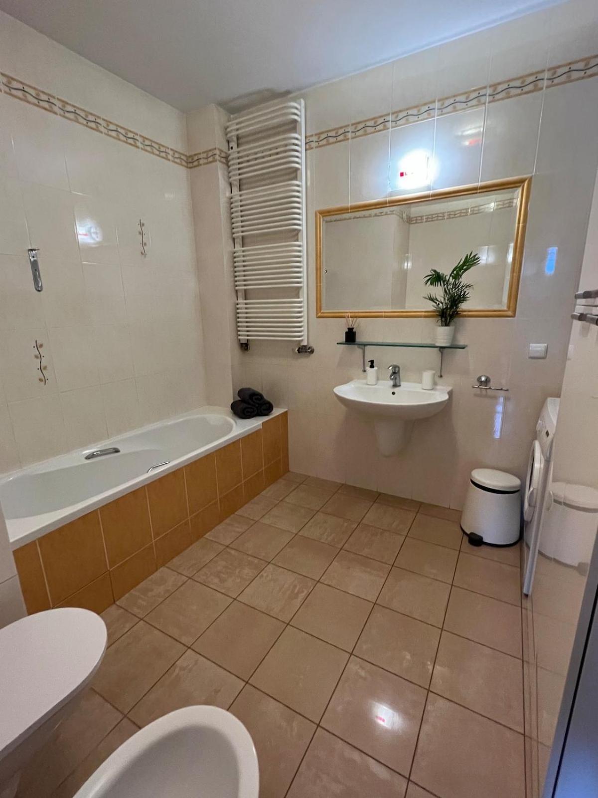 Apartment Uroczy Z Widokiem Na Centrum I Darmowym Parkinigiem